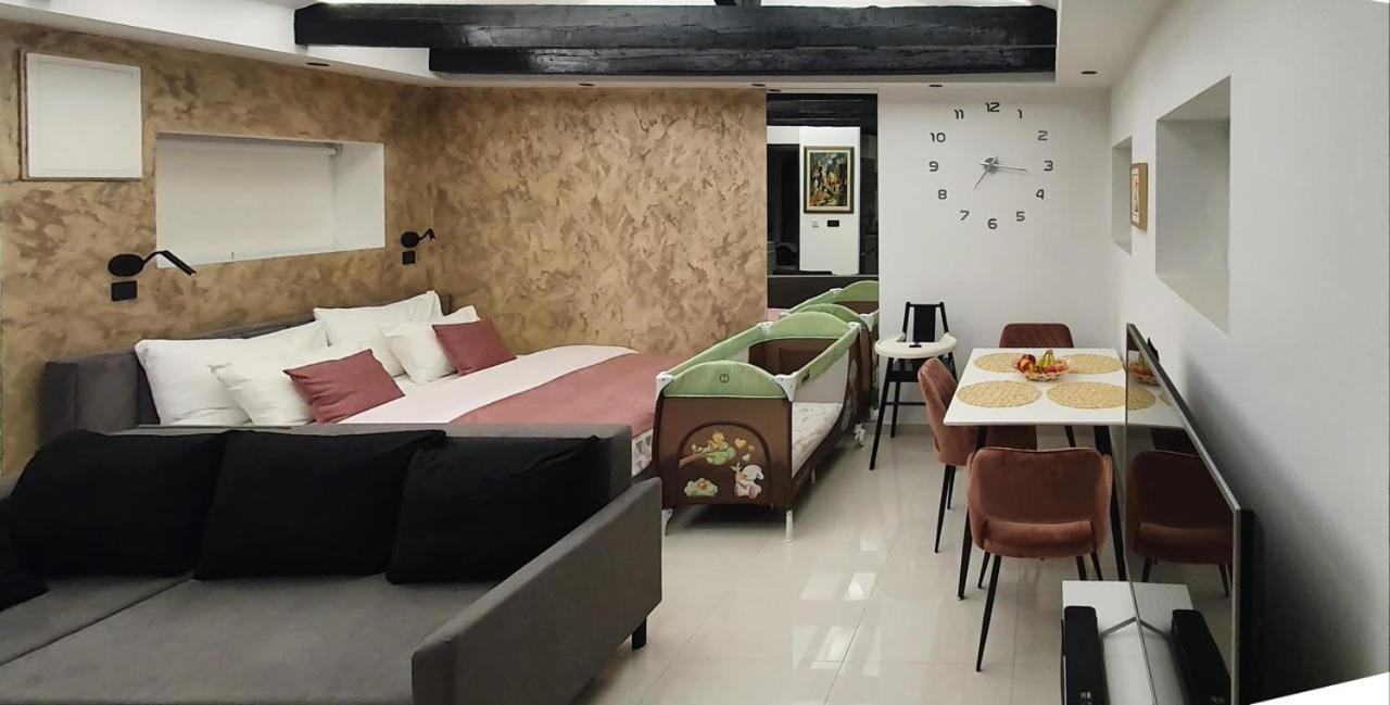 Studio Apartman Lenox Rijeka Extérieur photo